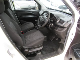 /photos/736/8be5f8b6-446e-d5ab-ed65-bee3296cc13f_i320x240.jpg